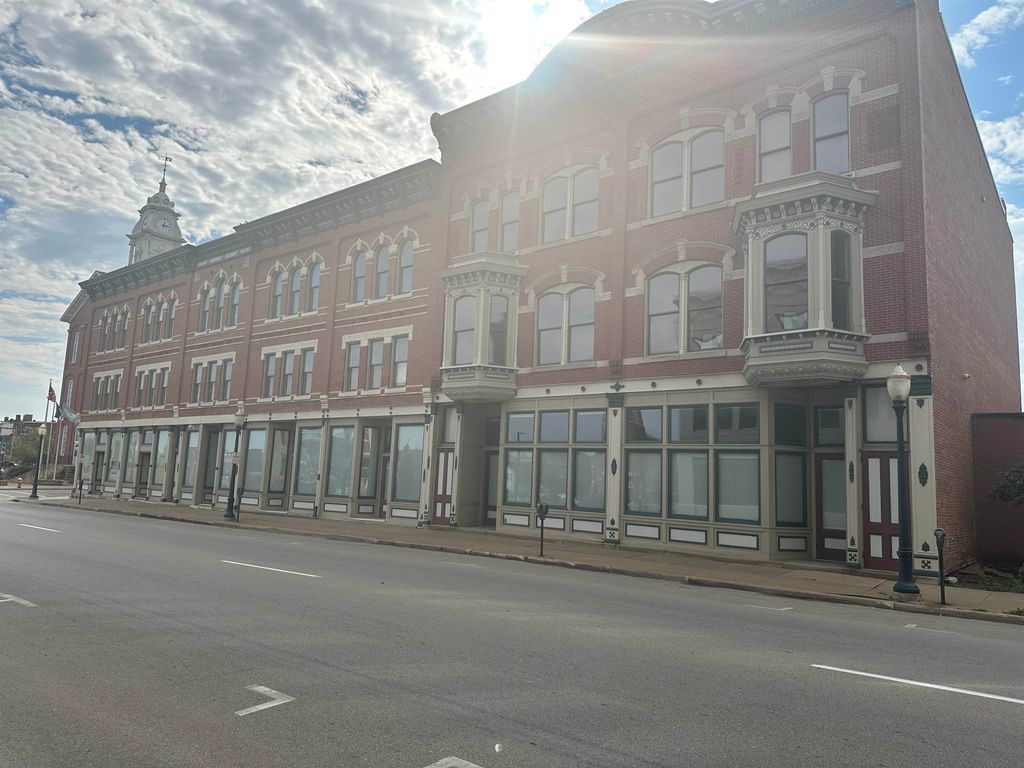 Photo of 1301 Central Avenue, Dubuque, IA 52001 (MLS # 153279)