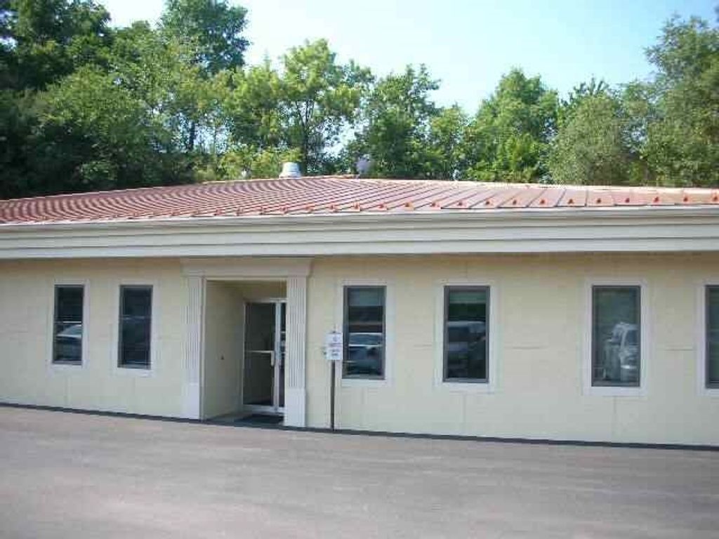 Photo of 120 Bryant Street, Dubuque, IA 52003 (MLS # 133527)