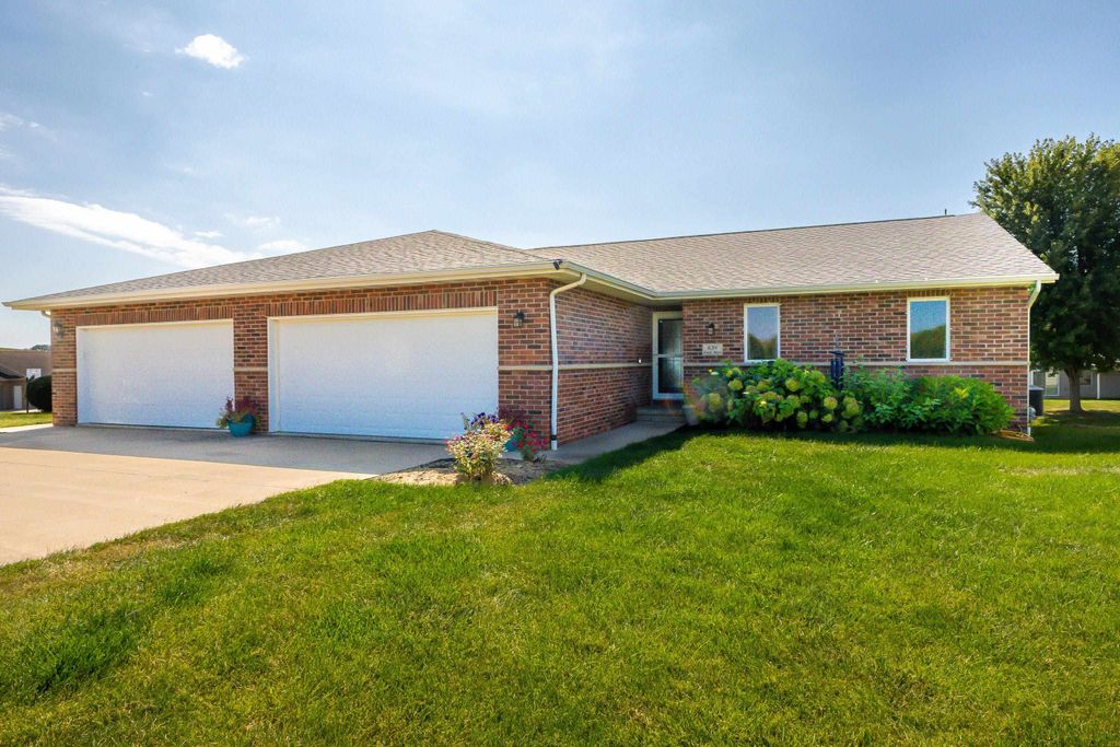 Photo of 638 E Main Street, Epworth, IA 52045 (MLS # 152999)
