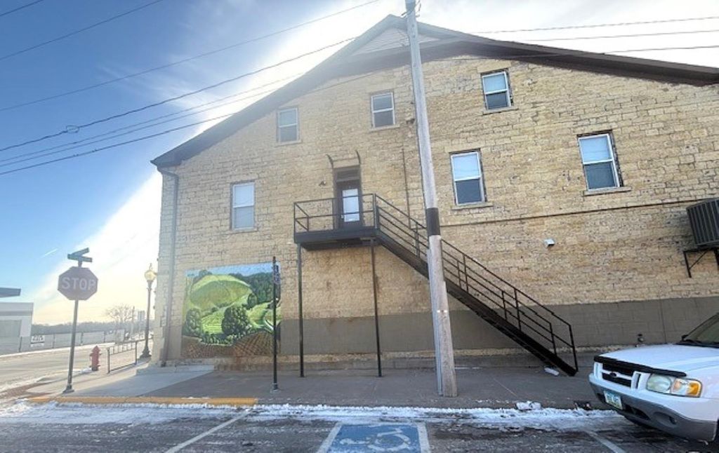 Photo of 100 1/2 Market Street, Bellevue, IA 52031 (MLS # 153861)