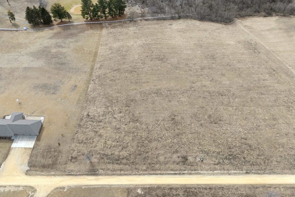 Photo of 39129 326th Street, Bellevue, IA 52031 (MLS # 154109)