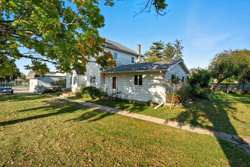 Photo of 105 SE Harrison Street, Cascade, IA 52033 (MLS # 153453)