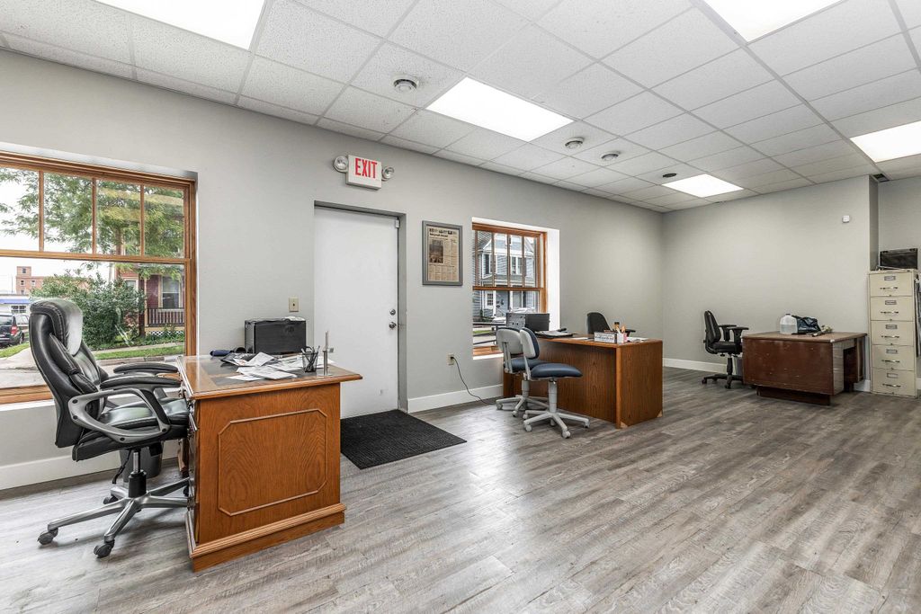 Photo of 260 E 19th Street, Dubuque, IA 52001 (MLS # 152079)