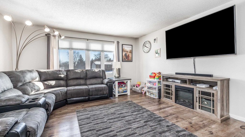 Photo of 3163 Killarney Court, Dubuque, IA 52001 (MLS # 153833)