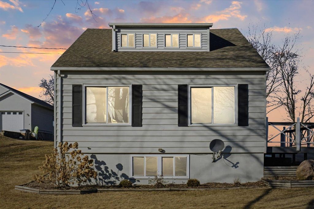 Photo of 702 Charles Street, Delhi, IA 52223 (MLS # 153980)