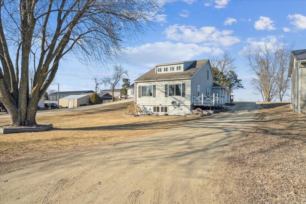 Photo of 702 Charles Street, Delhi, IA 52223 (MLS # 153980)