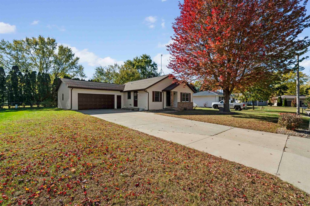Photo of 112 Grayson Court, Manchester, IA 52057 (MLS # 153957)