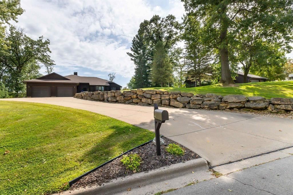 Photo of 660 Pioneer Road, Platteville, WI 53818 (MLS # 152952)