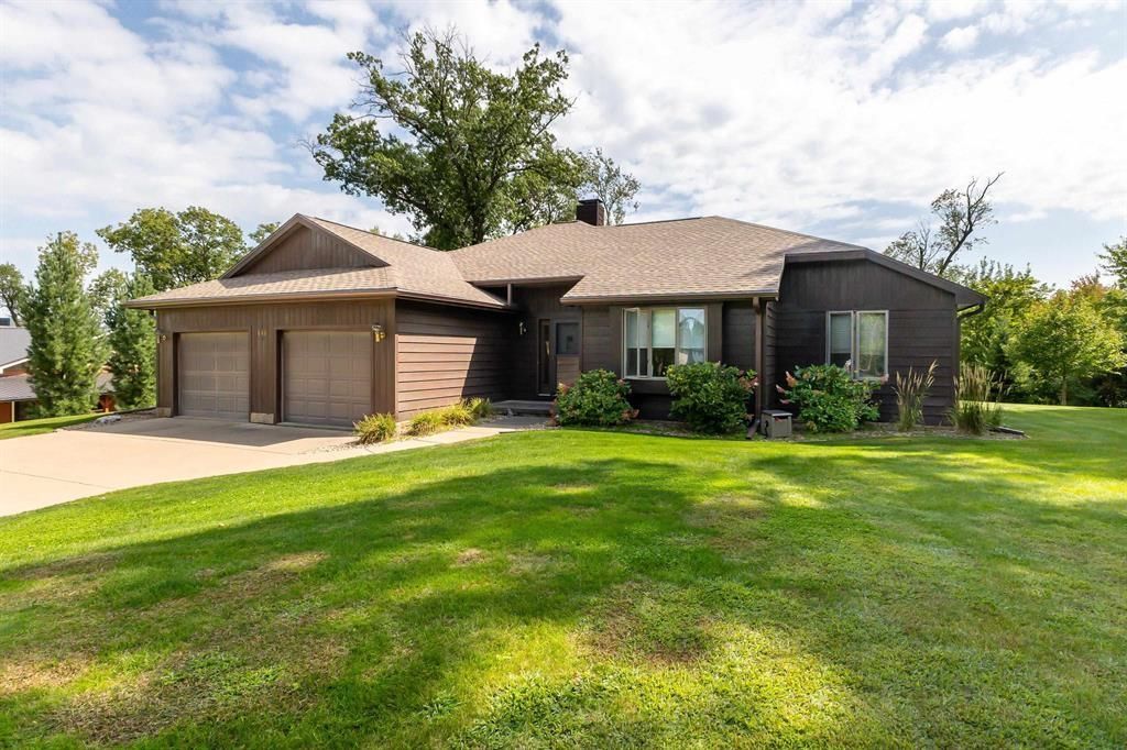 Photo of 660 Pioneer Road, Platteville, WI 53818 (MLS # 152952)