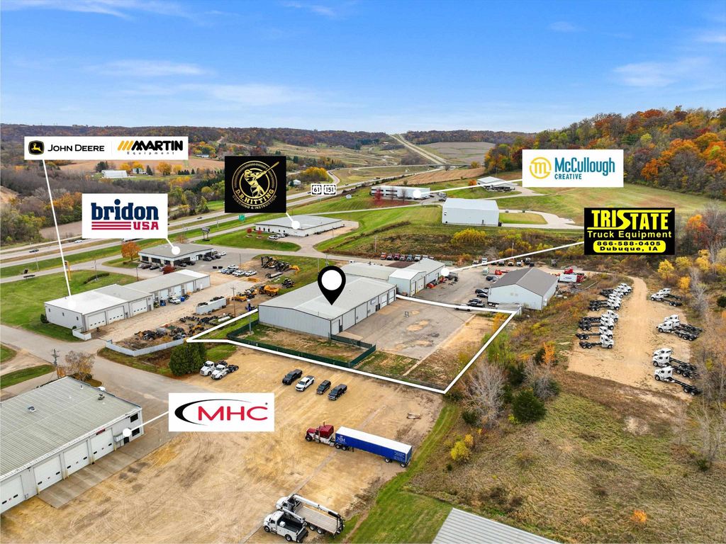 Photo of 10435 Bronzewood Drive, Dubuque, IA 52003 (MLS # 153728)