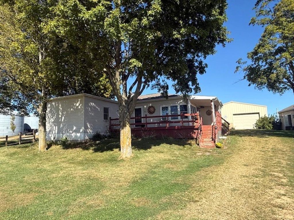 Photo of 25046 Bellevue-Cascade Road, Bellevue, IA 52031 (MLS # 153202)