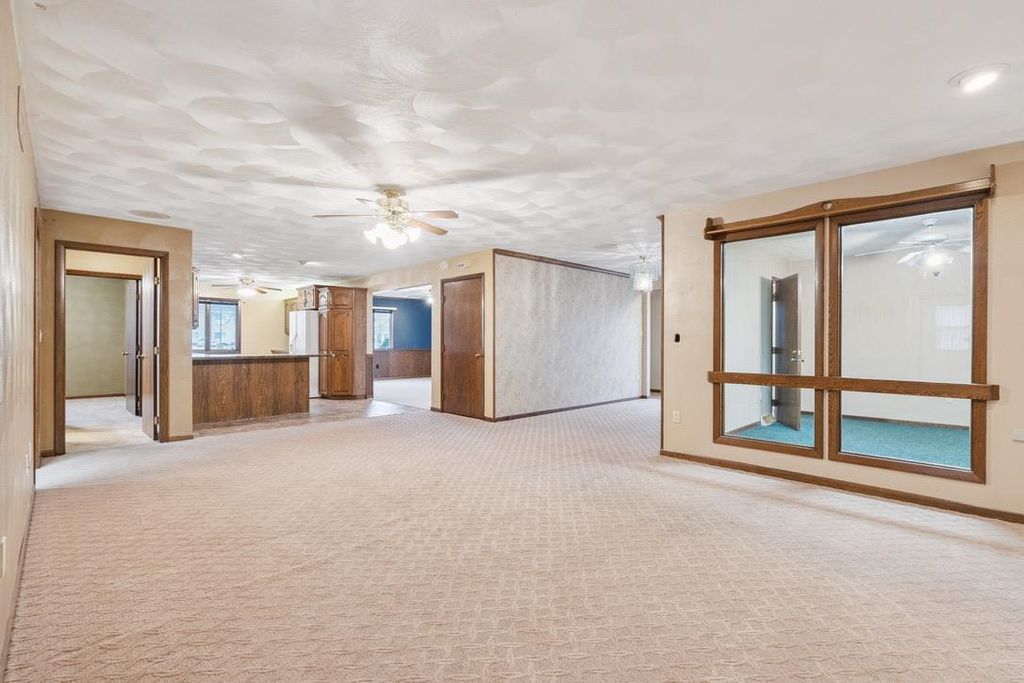 Photo of 1604 5th St. SE St, Dyersville, IA 52040 (MLS # 153602)