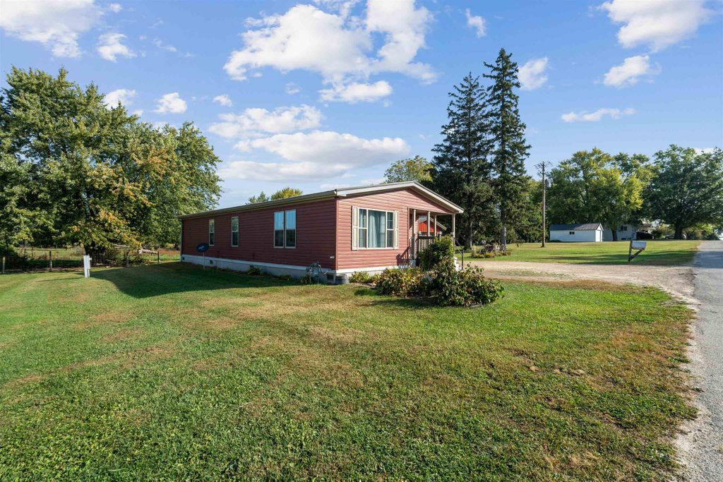 Photo of 407 W Newton Street, Edgewood, IA 52042 (MLS # 153175)