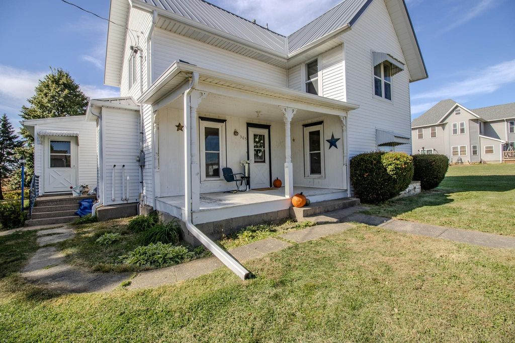 Photo of 305 N Main Street, Onslow, IA 52321 (MLS # 153246)