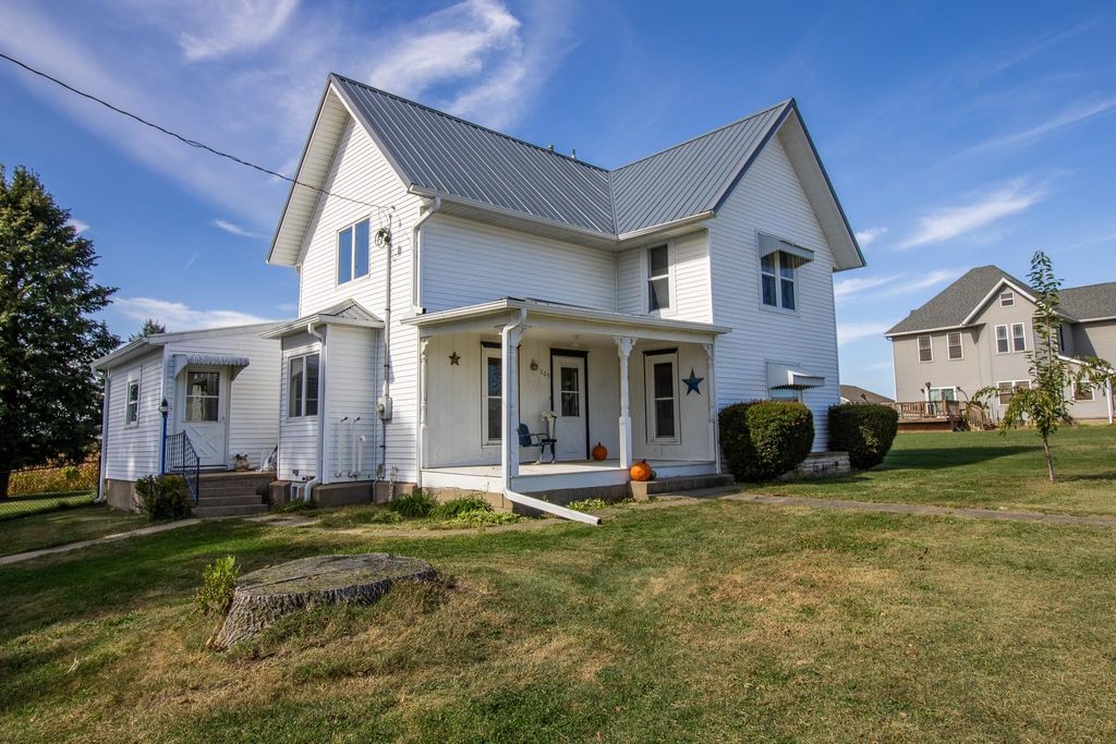 Photo of 305 N Main Street, Onslow, IA 52321 (MLS # 153246)