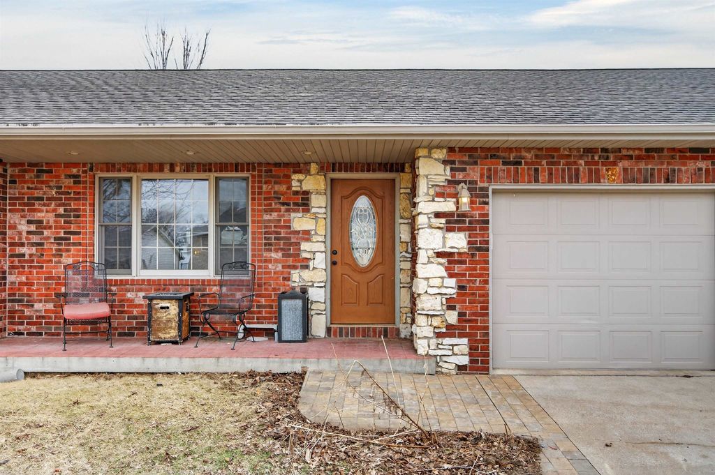 Photo of 628 Baja Drive, Epworth, IA 52045 (MLS # 154059)