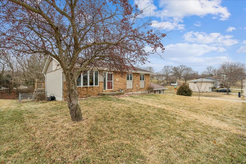 Photo of 5680 Sun Valley Drive, Asbury, IA 52002 (MLS # 154083)