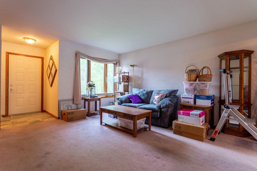 Photo of 2742 Pleasant View Drive #8, Dubuque, IA 52001 (MLS # 154185)