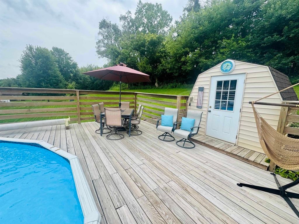 Photo of 3705 Aerostar Drive, Dubuque, IA 52001 (MLS # 153668)