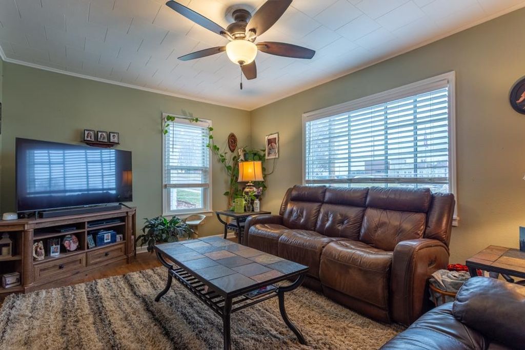 Photo of 89 Hill Street, Dubuque, IA 52001 (MLS # 153718)