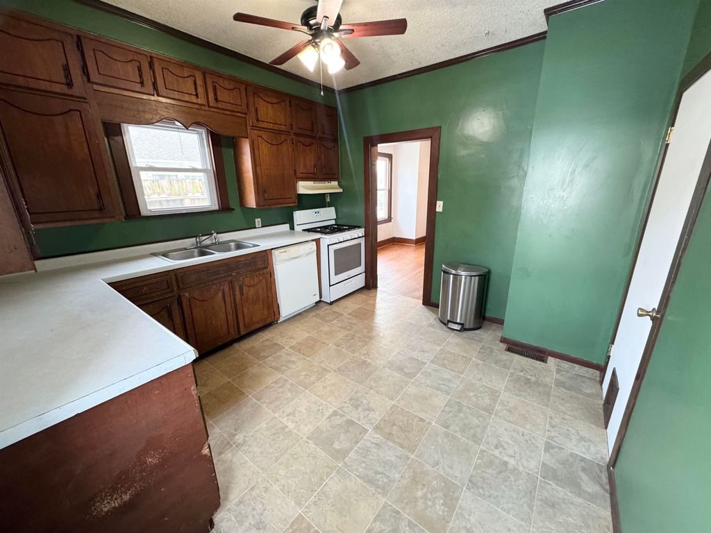 Photo of 1311 Garfield Avenue, Dubuque, IA 52001 (MLS # 153836)