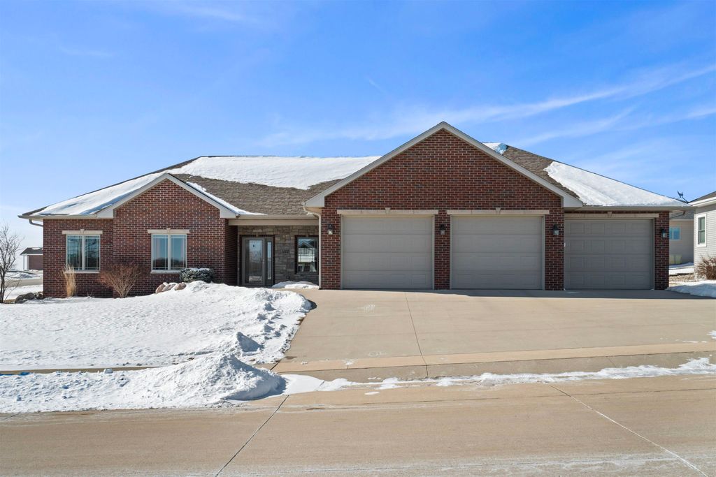 Photo of 1132 SE 18th Street, Dyersville, IA 52040 (MLS # 153879)