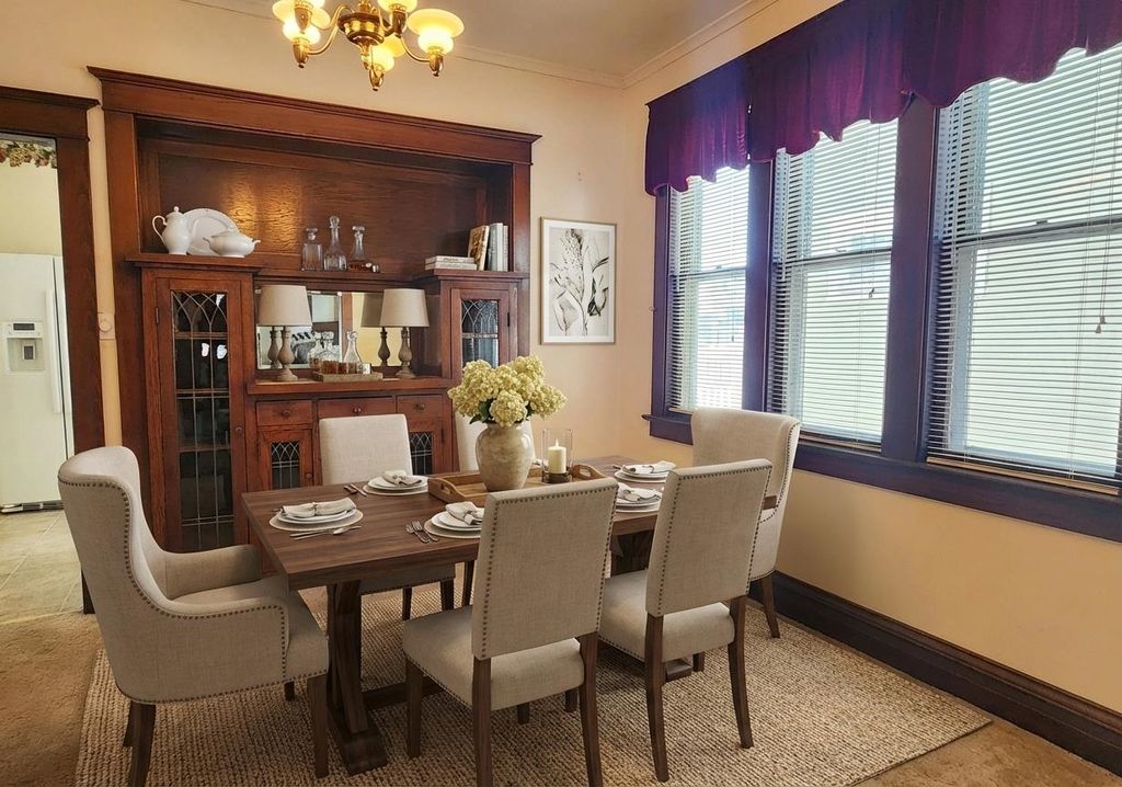 Photo of 1610 Rhomberg Avenue, Dubuque, IA 52001 (MLS # 153889)