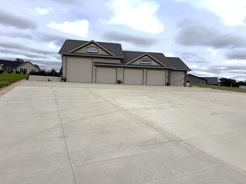 Photo of 340 Blue Heron Lane, Guttenberg, IA 52052 (MLS # 153323)