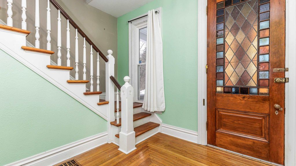 Photo of 395 Burch Street, Dubuque, IA 52001 (MLS # 153494)