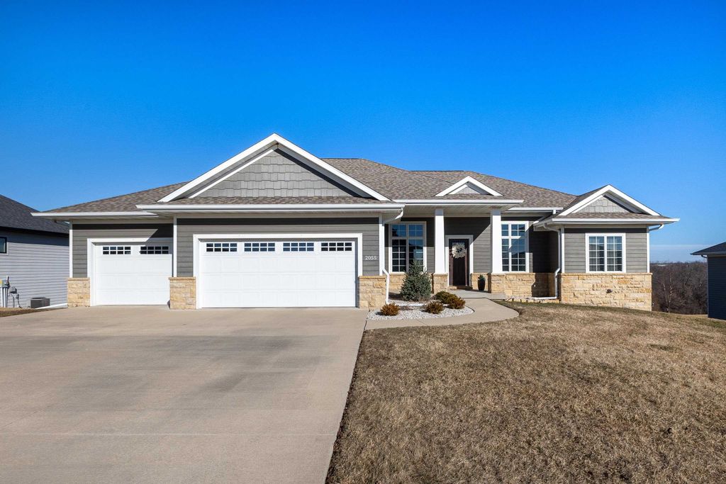 Photo of 2055 Creek Wood Drive, Dubuque, IA 52003 (MLS # 154144)