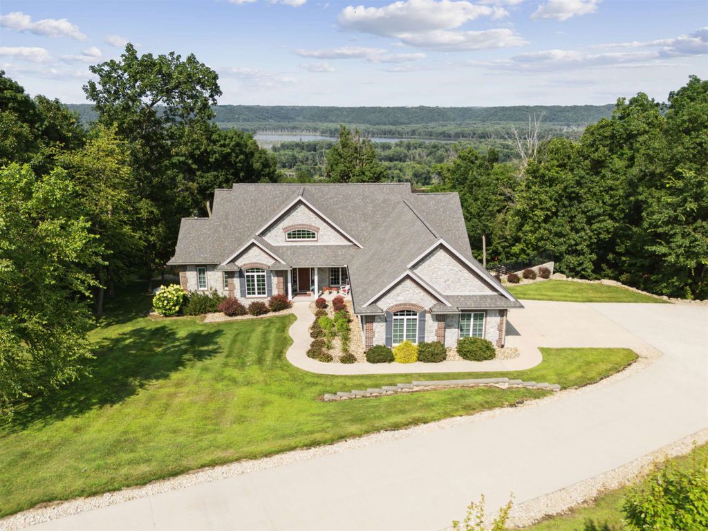Photo of 358 Blue Heron Lane Ln, Guttenberg, IA 52052 (MLS # 152661)