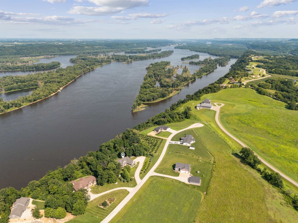 Photo of 358 Blue Heron Lane Ln, Guttenberg, IA 52052 (MLS # 152661)