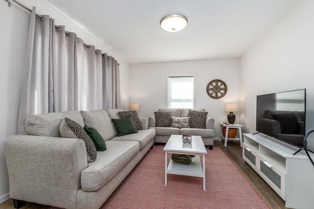 Photo of 1425 Adair Street, Dubuque, IA 52001 (MLS # 154179)