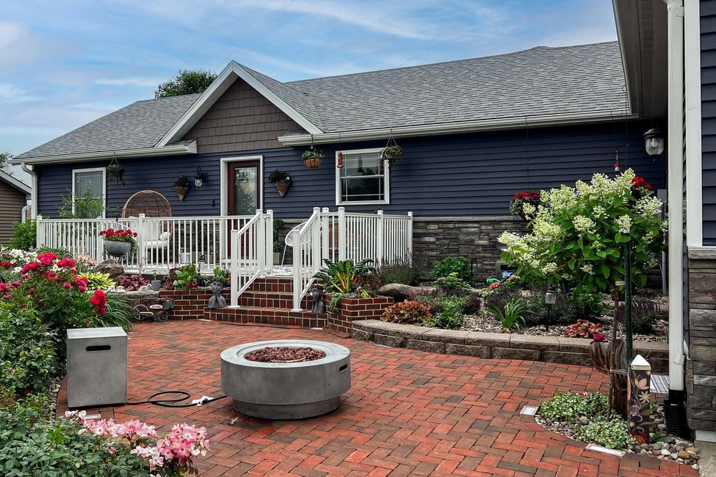 Photo of 502 E Plum Street, West Union, IA 52175 (MLS # 152823)