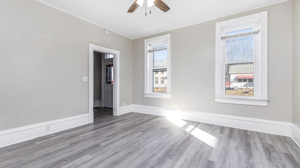 Photo of 316 Kaufmann Avenue, Dubuque, IA 52001 (MLS # 153948)