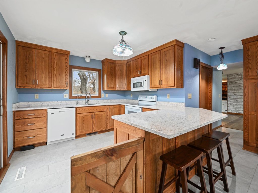 Photo of 16800 Carmen Oaks Drive, Durango, IA 52039 (MLS # 153529)