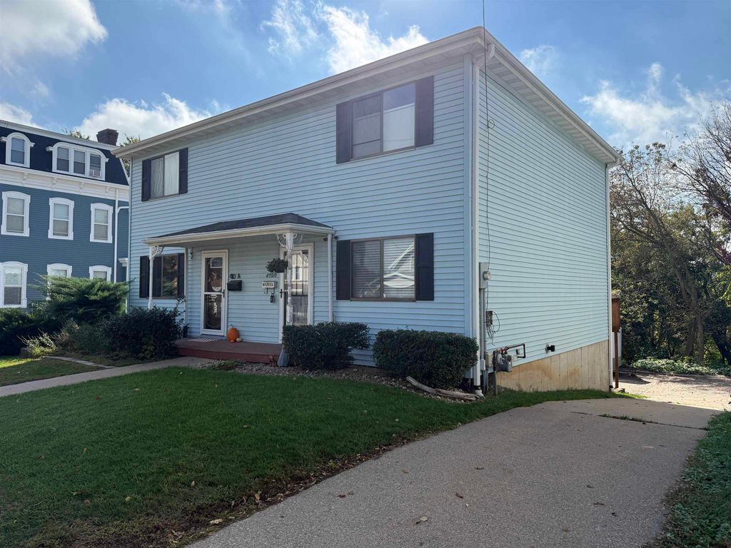 Photo of 410 Unit B Clarke Drive, Dubuque, IA 52001 (MLS # 153301)