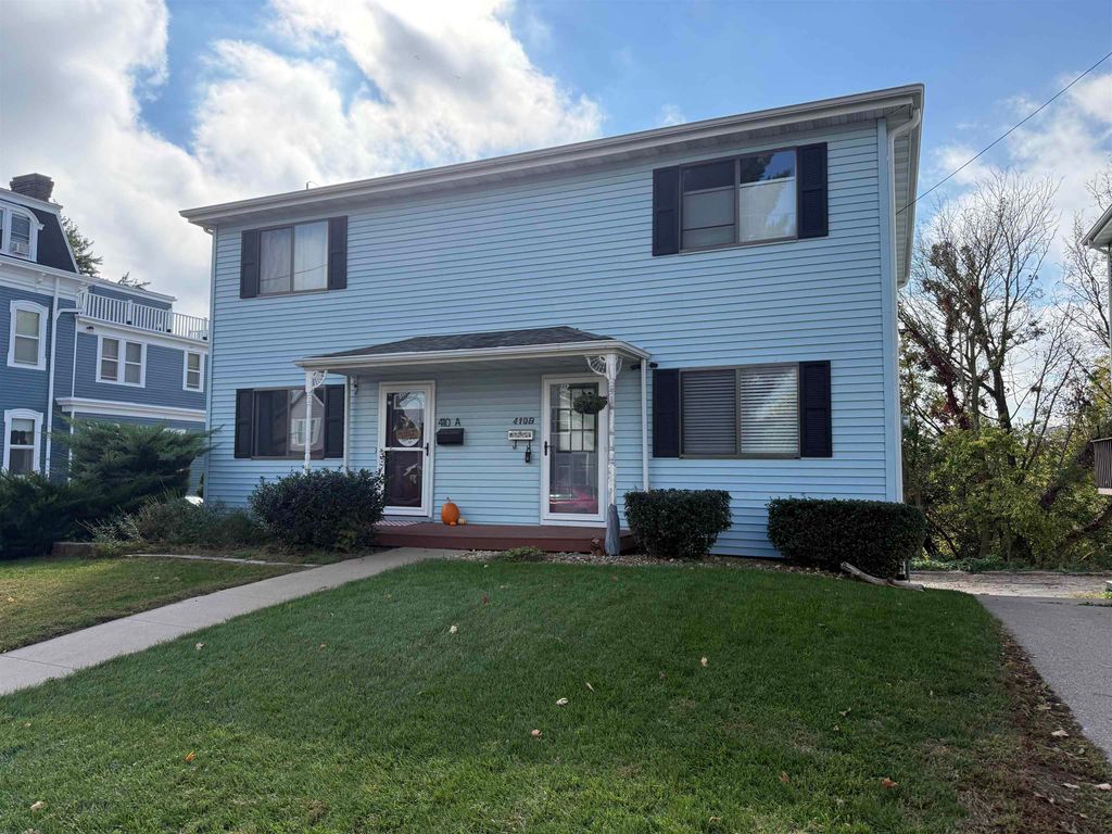 Photo of 410 Unit B Clarke Drive, Dubuque, IA 52001 (MLS # 153301)