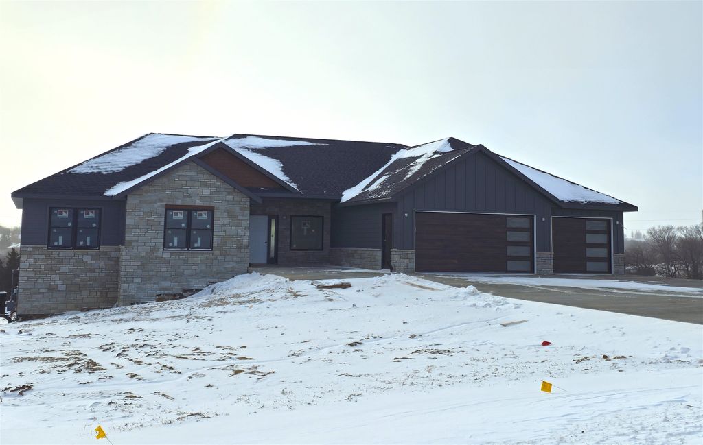 Photo of 14435 Mill Ridge Road, Dubuque, IA 52002 (MLS # 152891)