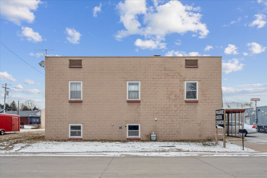 Photo of 110 S Jones Avenue, Maquoketa, IA 52060 (MLS # 153831)