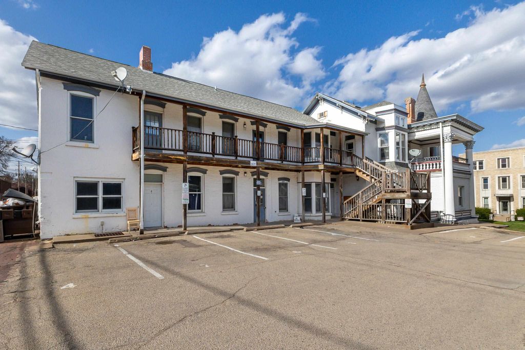 Photo of 1337 Main Street, Dubuque, IA 52001 (MLS # 151750)