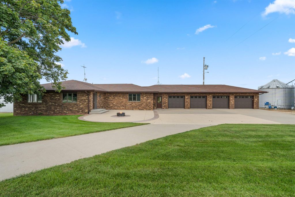Photo of 1693 265th Avenue, Earlville, IA 52041 (MLS # 153691)