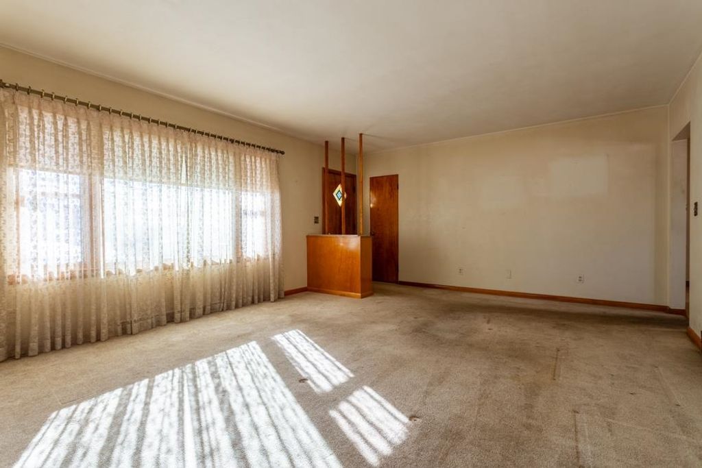 Photo of 3085 Kaufmann Avenue, Dubuque, IA 52001 (MLS # 153859)