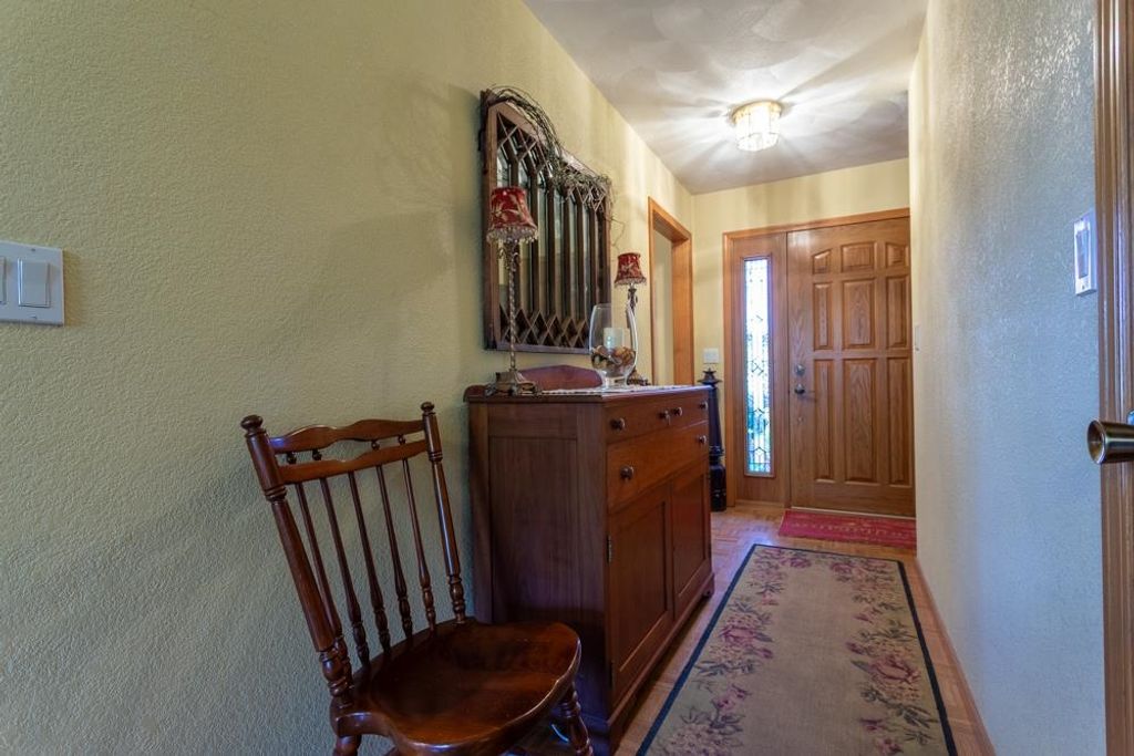 Photo of 743 Brookview Square, Dubuque, IA 52003 (MLS # 153370)