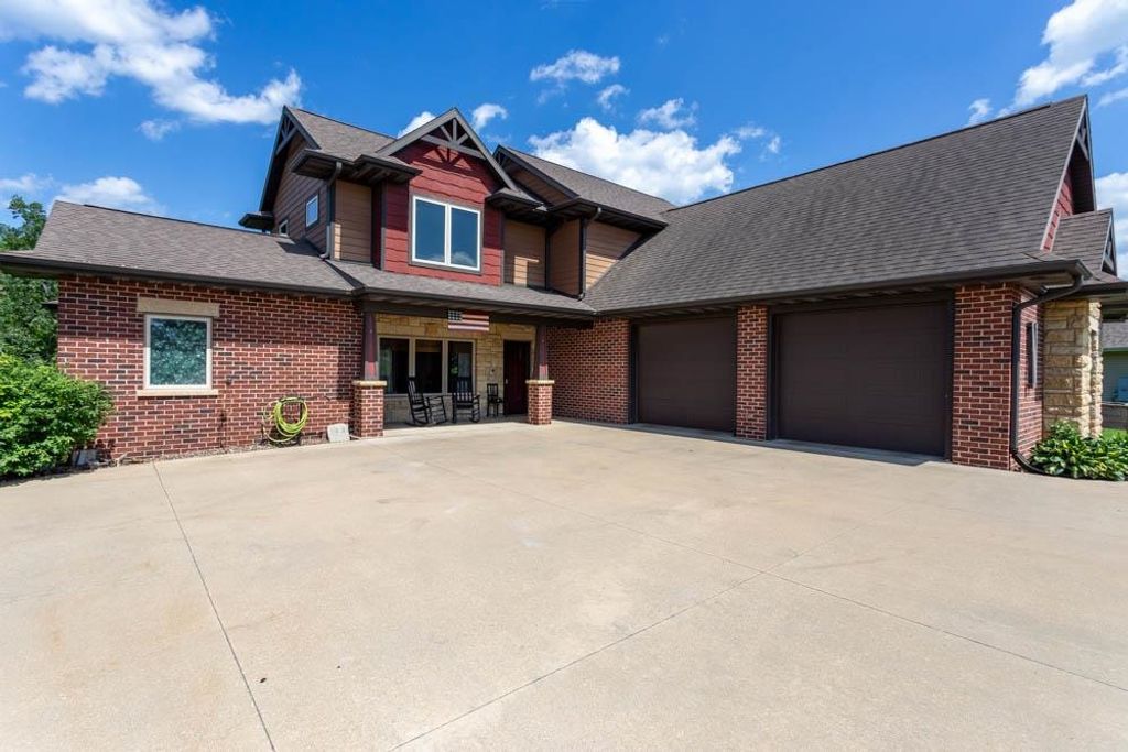 Photo of 15261 WOOD VALE Court, Peosta, IA 52068 (MLS # 154216)