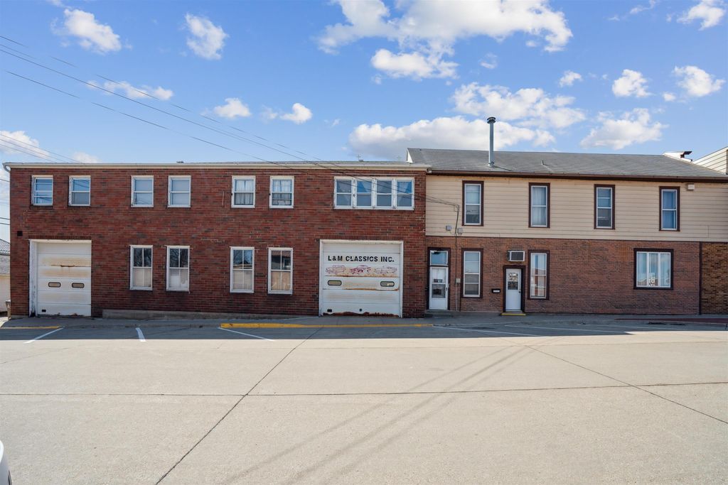 Photo of 101 W 1st Avenue, Dyersville, IA 52040 (MLS # 151662)