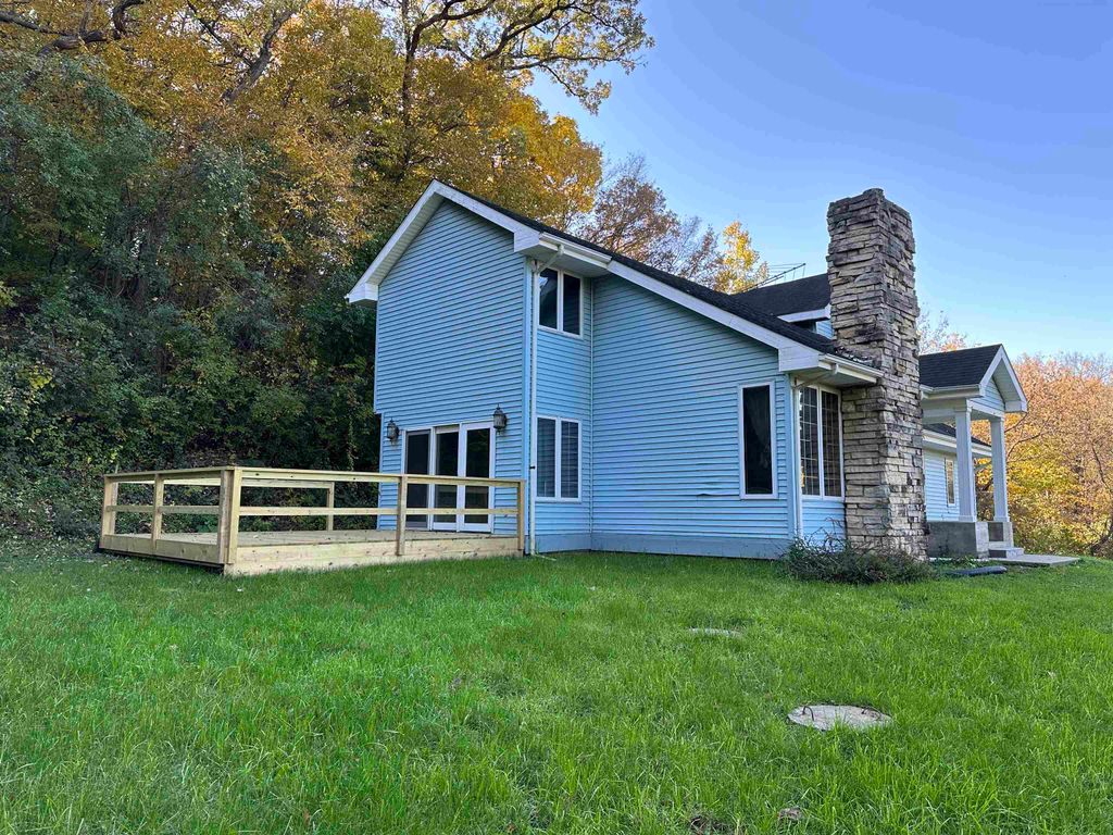 Photo of 8526 Settlers Lane, Dubuque, IA 52003 (MLS # 152844)