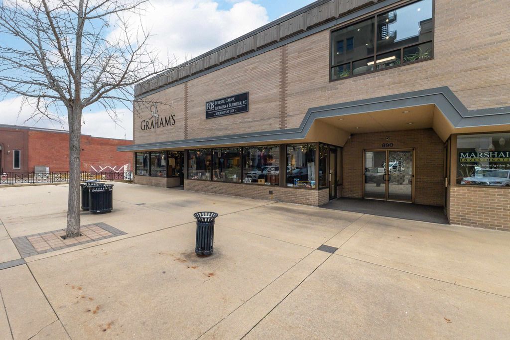 Photo of 890 Main Street #2nd Floor, Dubuque, IA 52001 (MLS # 153606)