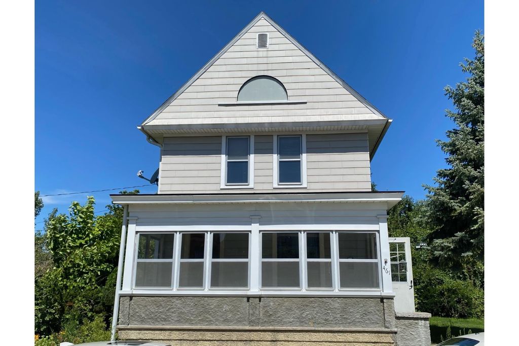 Photo of 461 W 16th Street, Dubuque, IA 52001 (MLS # 153636)