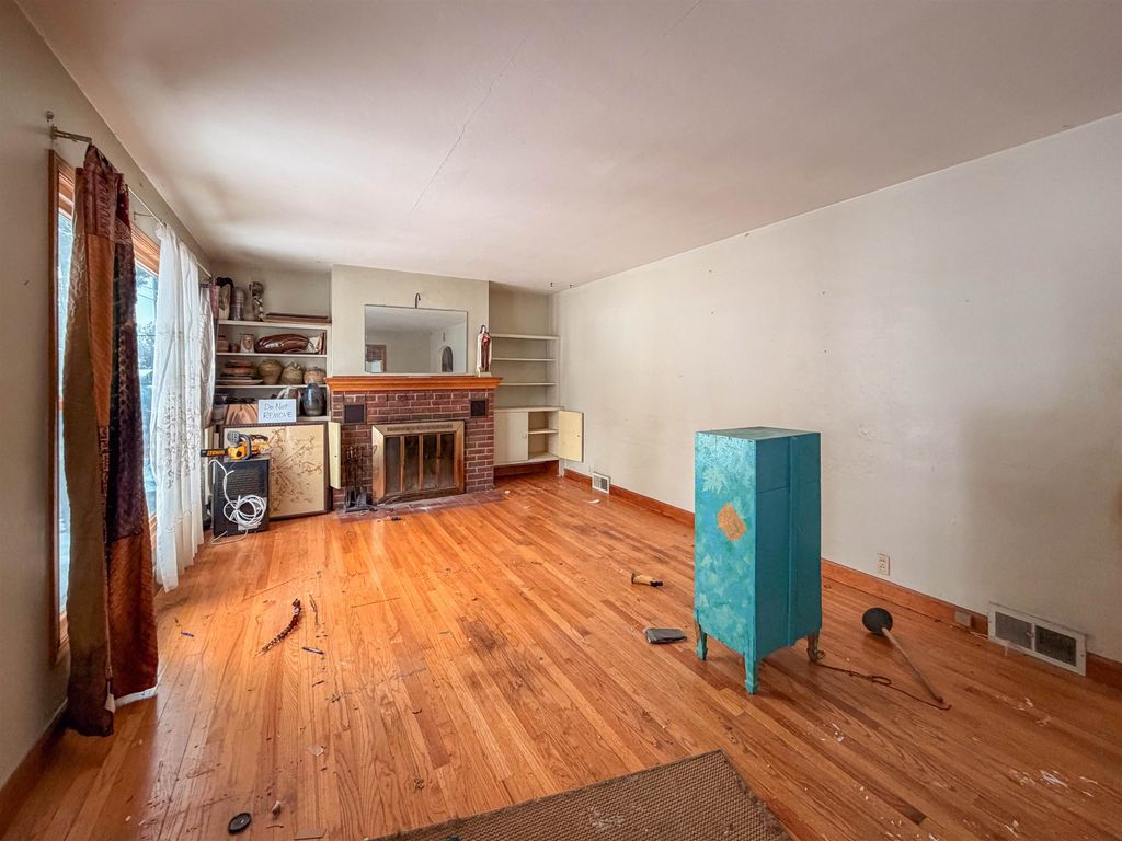 Photo of 33 Meadow Lane, Dubuque, IA 52001 (MLS # 153585)